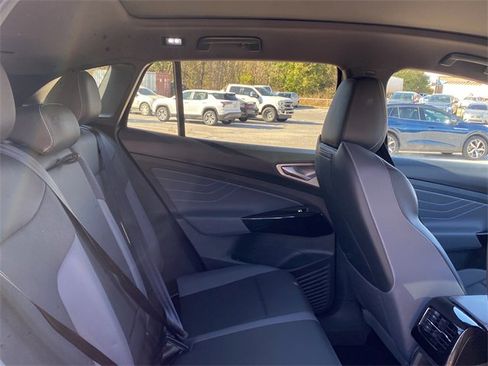 Used 2023 Volkswagen ID.4 Pro S image 13