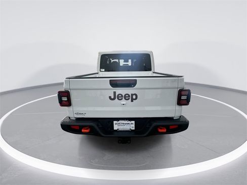 Used 2025 Jeep Gladiator Mojave image 7
