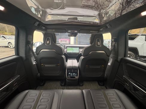 Used 2024 Rivian R1S Launch Edition image 54