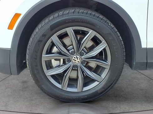 Used 2023 Volkswagen Tiguan SE image 6