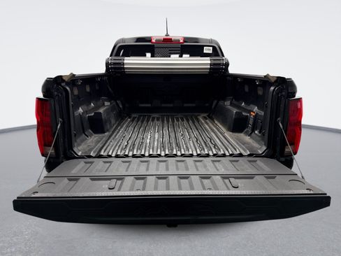 Used 2024 Chevrolet Colorado Z71 w/ Z71 Convenience Package 2 AWD/4WD image 22