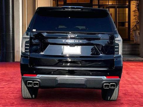 Used 2025 Chevrolet Tahoe High Country AWD/4WD image 5