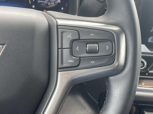 Used 2025 Chevrolet Silverado 1500 LT AWD/4WD image 29