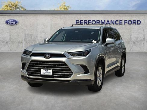 Used 2026 Toyota Grand Highlander FWD image 2