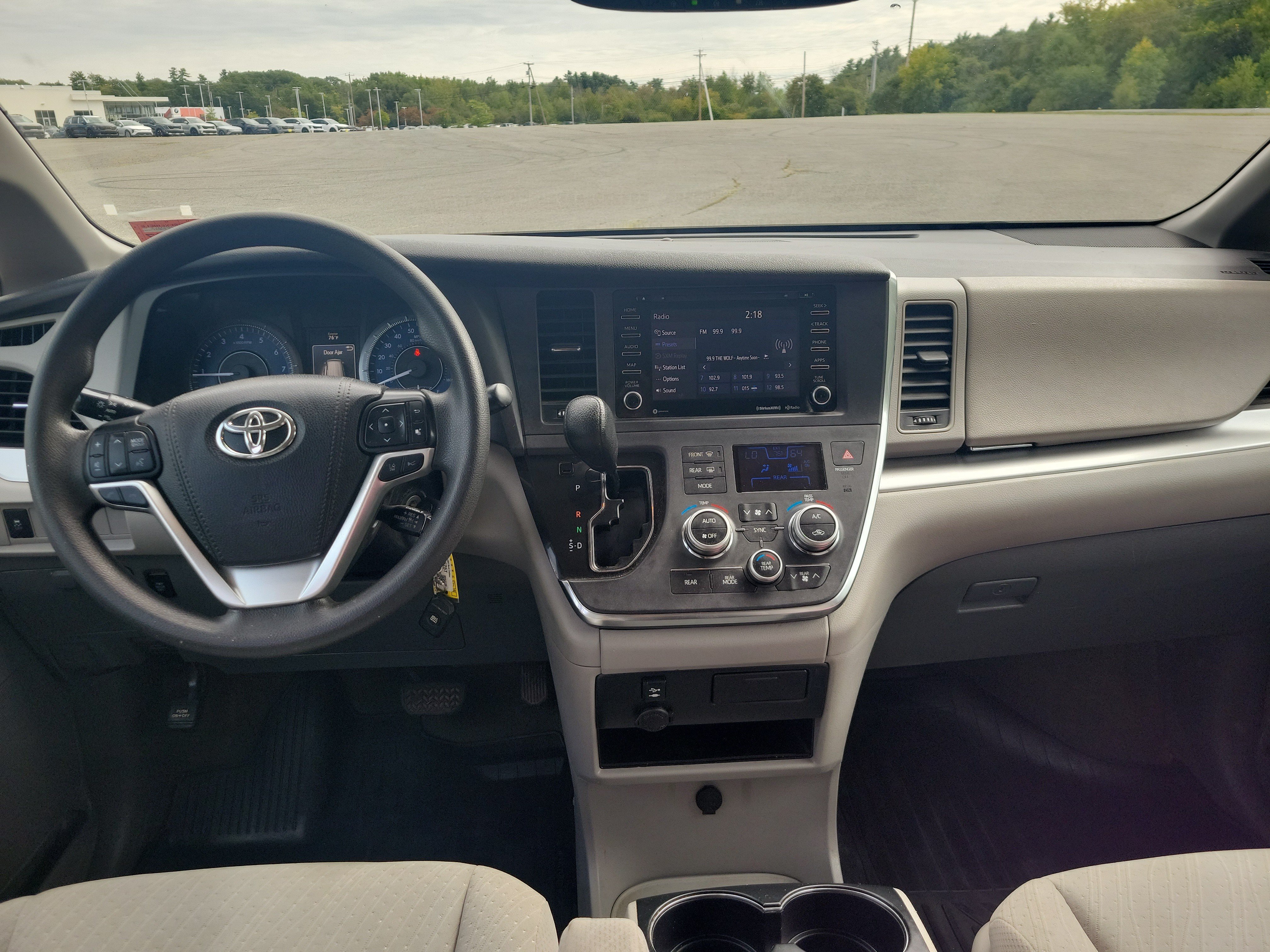 Used 2019 Toyota Sienna LE FWD image 19