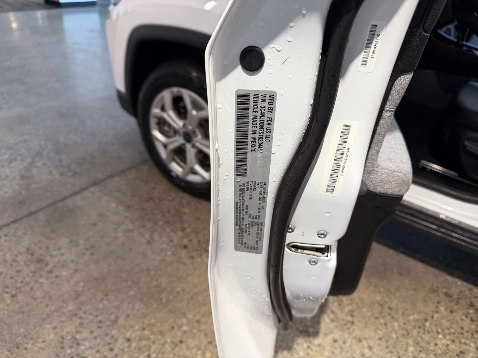 Used 2025 Jeep Compass Latitude AWD/4WD image 28