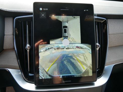 New 2026 Volvo XC90 T8 Plus w/ Protection Package Premier AWD/4WD image 9