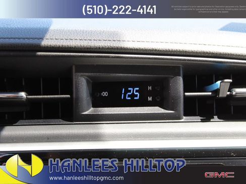 Used 2017 Toyota Corolla SE w/ Carpet Mat Package (TMS) FWD image 23