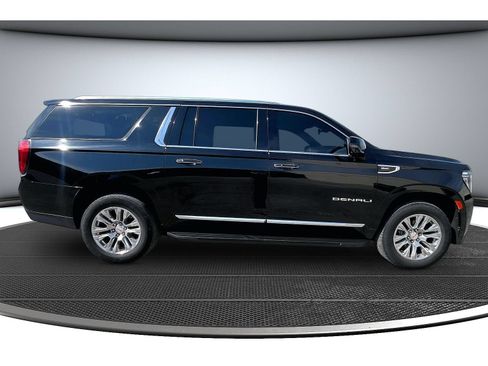 Used 2022 GMC Yukon XL Denali AWD/4WD image 15