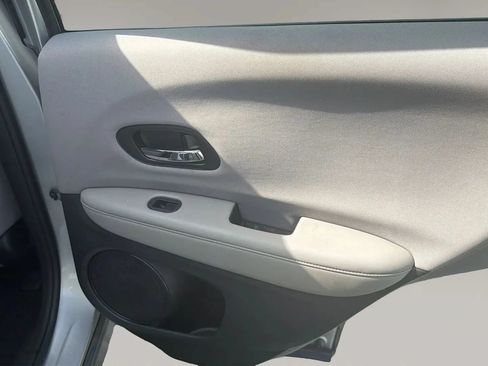 Used 2016 Honda HR-V LX image 25