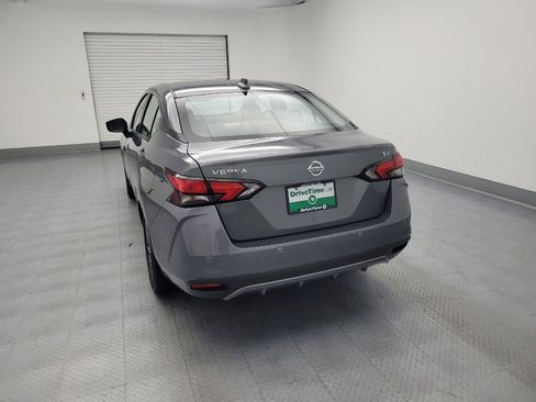 Used 2021 Nissan Versa SV FWD image 6