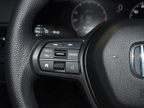 Used 2023 Honda CR-V EX image 7