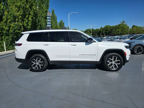 Used 2023 Jeep Grand Cherokee L Limited AWD/4WD image 2