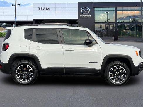 Used 2023 Jeep Renegade Latitude image 3