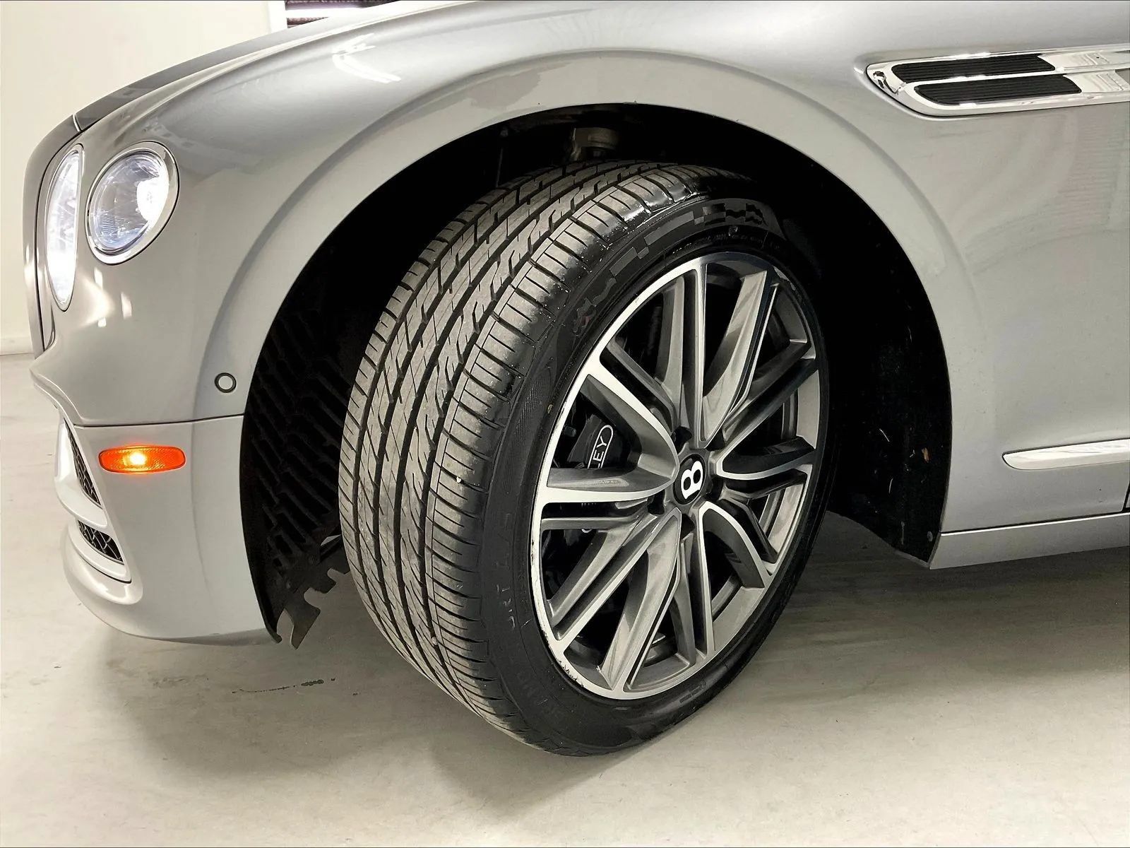Used 2021 Bentley Flying Spur V8 AWD/4WD image 47
