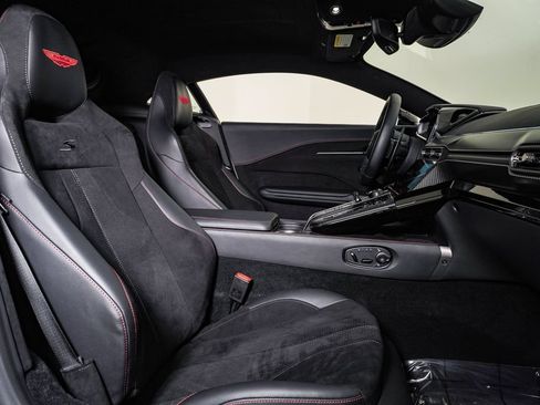 Used 2026 Aston Martin V8 Vantage S RWD image 18