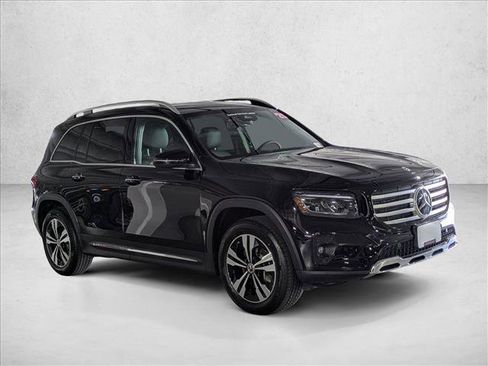 Used 2025 Mercedes-Benz GLB 250 image 2