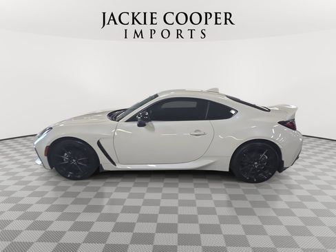 Used 2024 Toyota GR86 Premium RWD image 8