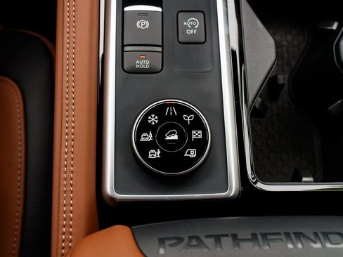 New 2025 Nissan Pathfinder Platinum image 20