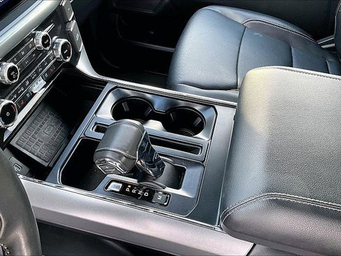 Used 2022 Ford F150 Lariat w/ Trailer Tow Package image 14