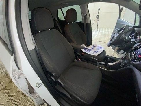 Used 2021 Chevrolet Trax LS w/ Tint and Cruise Package FWD image 15
