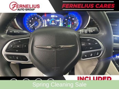 Used 2023 Chrysler Pacifica Limited FWD image 45