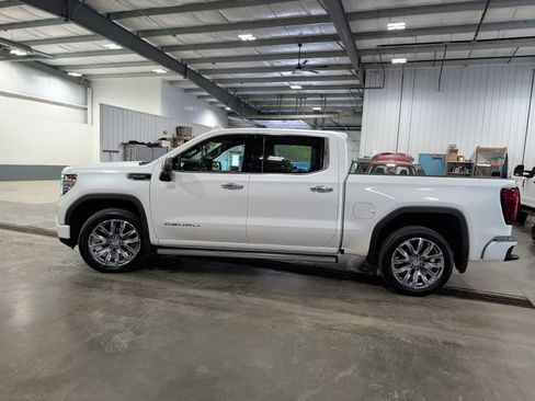 Used 2023 GMC Sierra 1500 Denali AWD/4WD image 6
