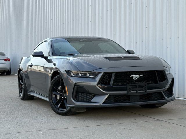 Used 2025 Ford Mustang GT RWD image 2