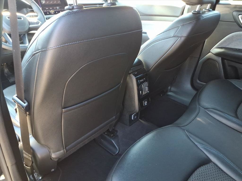 Used 2024 Jeep Compass Latitude AWD/4WD image 15