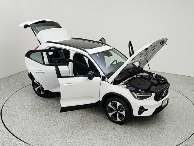 New 2026 Volvo XC40 B5 Plus w/ Protection Package Premier AWD/4WD image 39