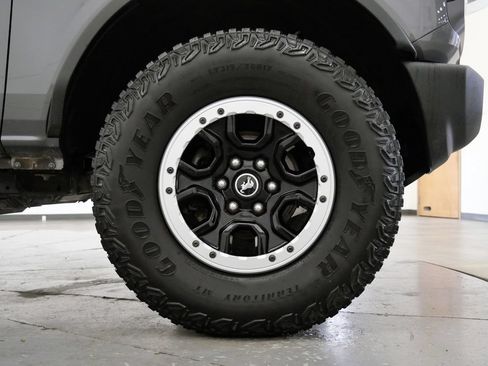 Used 2022 Ford Bronco Big Bend w/ Sasquatch Package AWD/4WD image 37