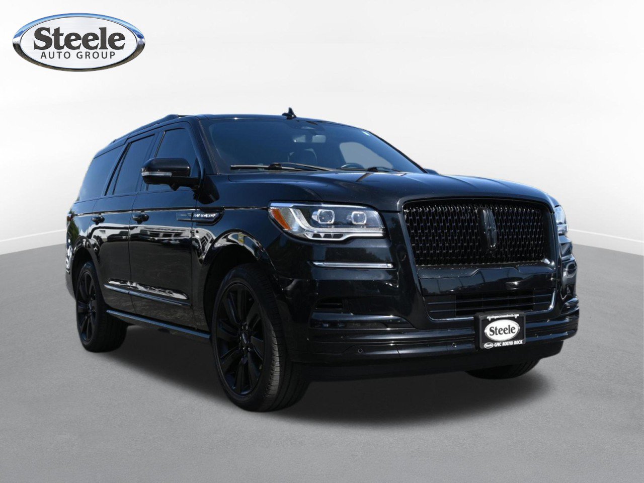 Used 2023 Lincoln Navigator Reserve AWD/4WD image 3