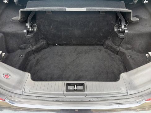 Used 2017 Mercedes-Benz SL 550 image 13