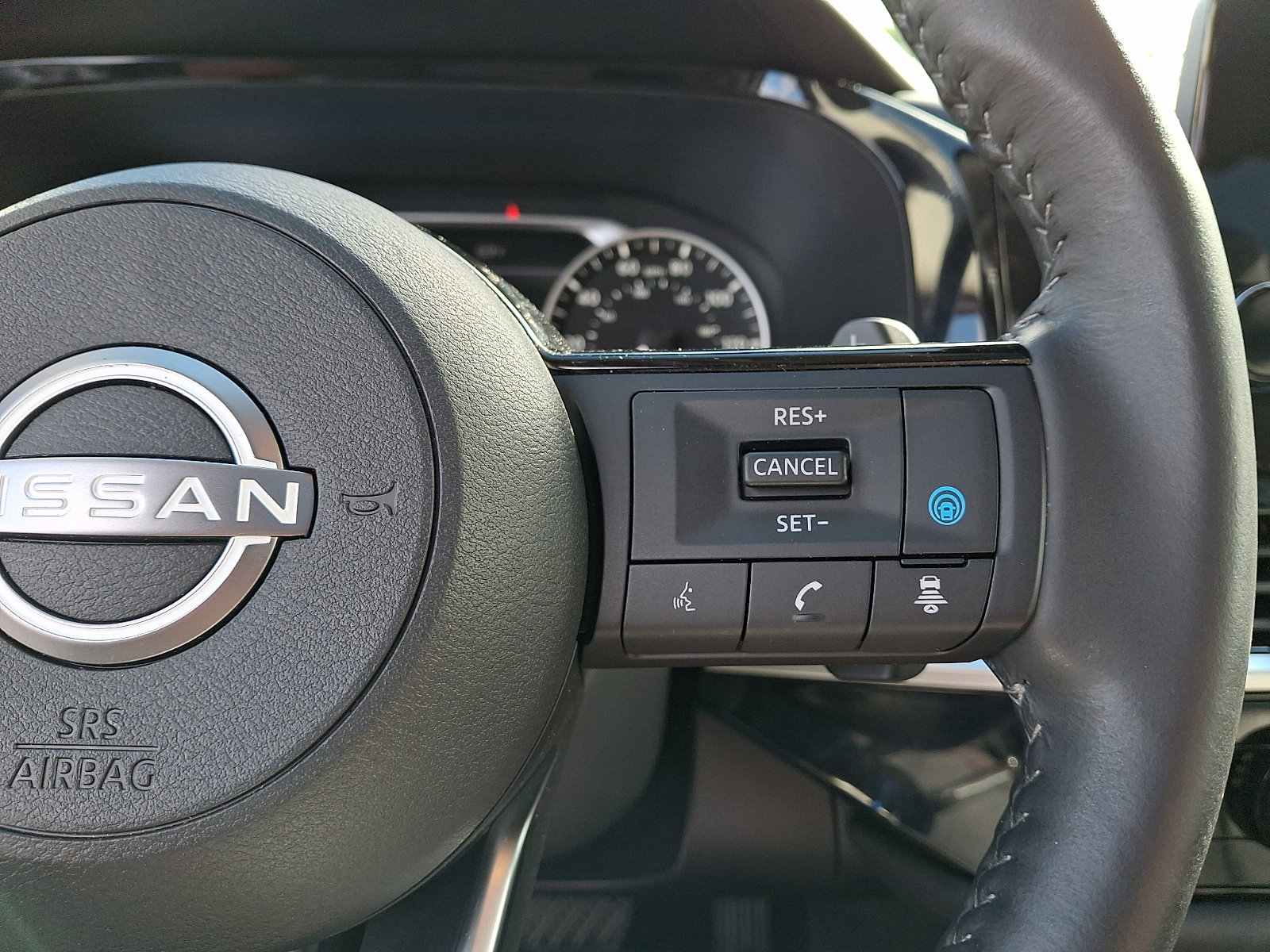 Used 2024 Nissan Pathfinder SL w/ SL Premium Package AWD/4WD image 25