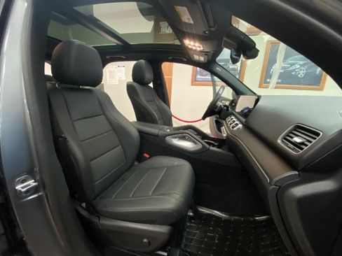 Used 2025 Mercedes-Benz GLE 450e 4MATIC w/ Driver Assistance Package image 15