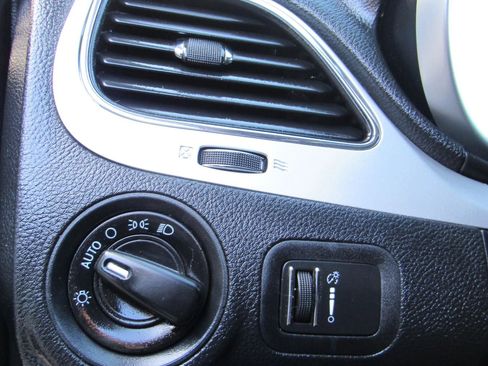 Used 2018 Dodge Journey SE w/ Popular Equipment Group image 13