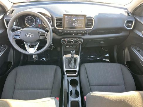 Used 2022 Hyundai Venue SE w/ Cargo Package image 17
