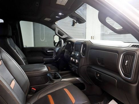 Used 2023 GMC Sierra 2500 AT4 w/ AT4 Premium Plus Package AWD/4WD image 18