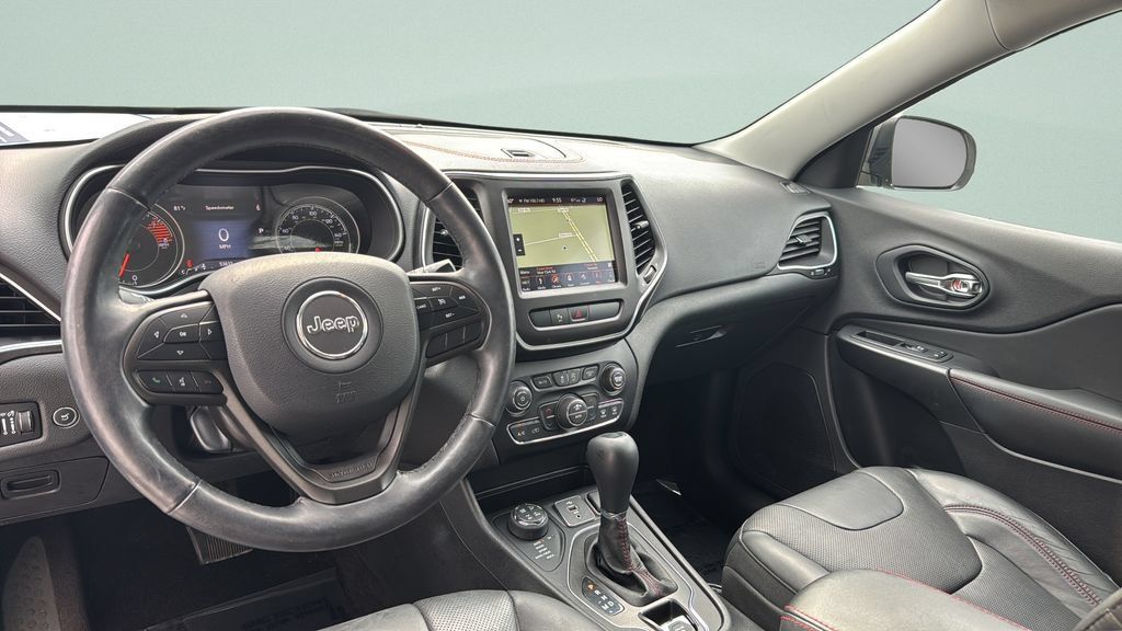 Used 2019 Jeep Cherokee Trailhawk AWD/4WD image 27