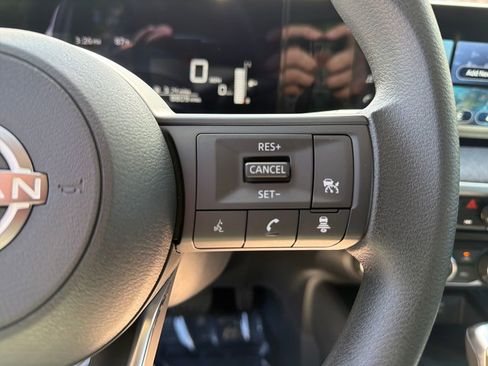Used 2025 Nissan Kicks SV FWD image 21