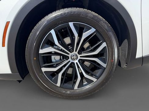 Certified 2026 Toyota Crown w/ Carpet Mat Package (TMS) AWD/4WD image 12