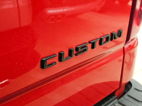 Used 2021 Chevrolet Silverado 1500 Custom Trail Boss w/ LPO, Dark Essentials Package image 8