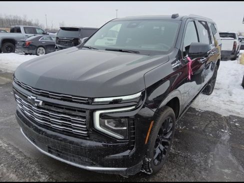 Used 2025 Chevrolet Suburban High Country image 1