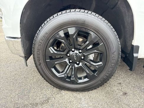 Used 2025 Chevrolet Silverado 1500 LTZ image 10