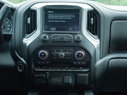 Used 2020 Chevrolet Silverado 1500 LTZ w/ LTZ Premium Package AWD/4WD image 15