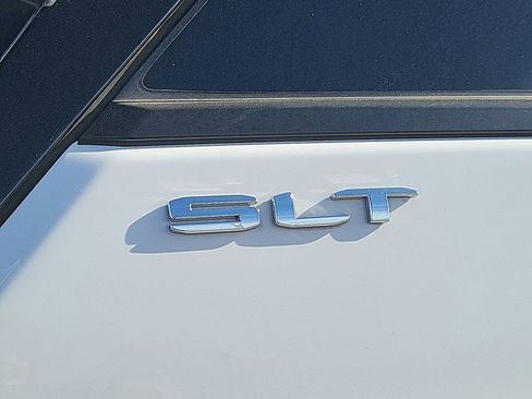 Certified 2023 GMC Terrain SLT image 30