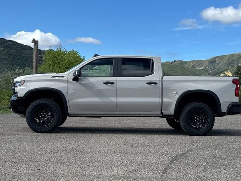 New 2026 Chevrolet Silverado 1500 ZR2 w/ Dark Appearance Package AWD/4WD image 7