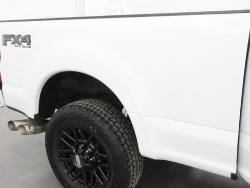 Used 2022 Ford F250 XLT w/ Black Appearance Package image 26