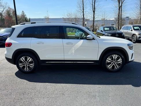 Used 2026 Mercedes-Benz GLB 250 4MATIC image 2