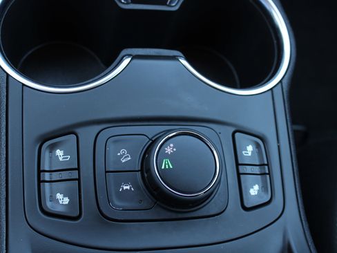 Used 2023 GMC Terrain SLE w/ Driver Convenience Package image 27